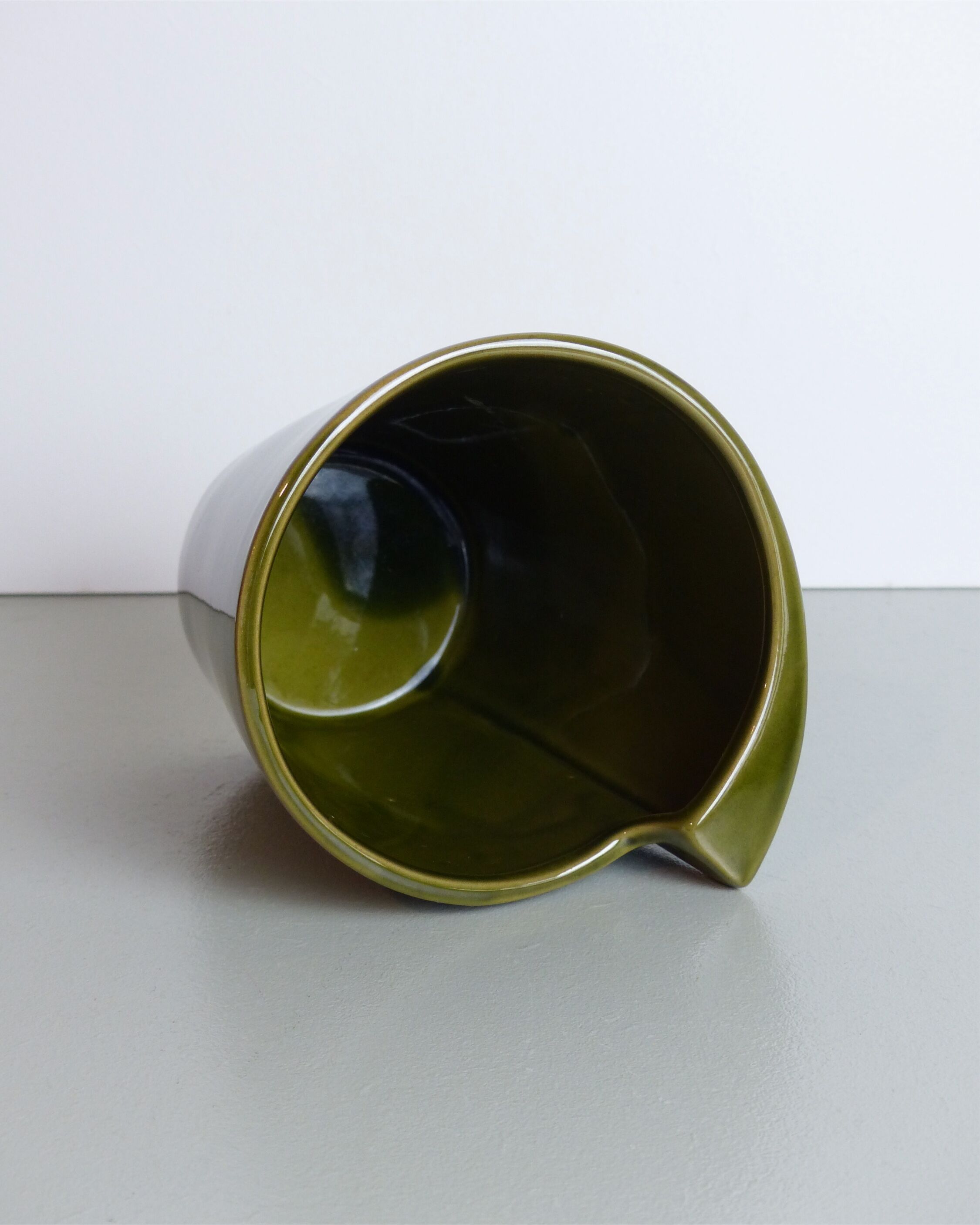 Khaki ceramic pot cover