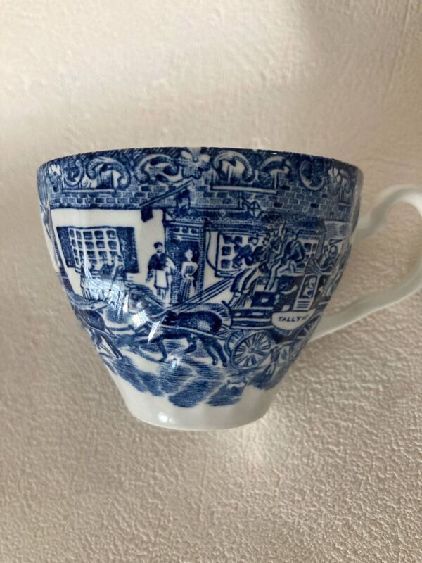 4 tasses et sous-tasses à thé bleues Coaching Scenes par Johnson Bros Ireston