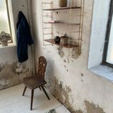 String-type wall shelf