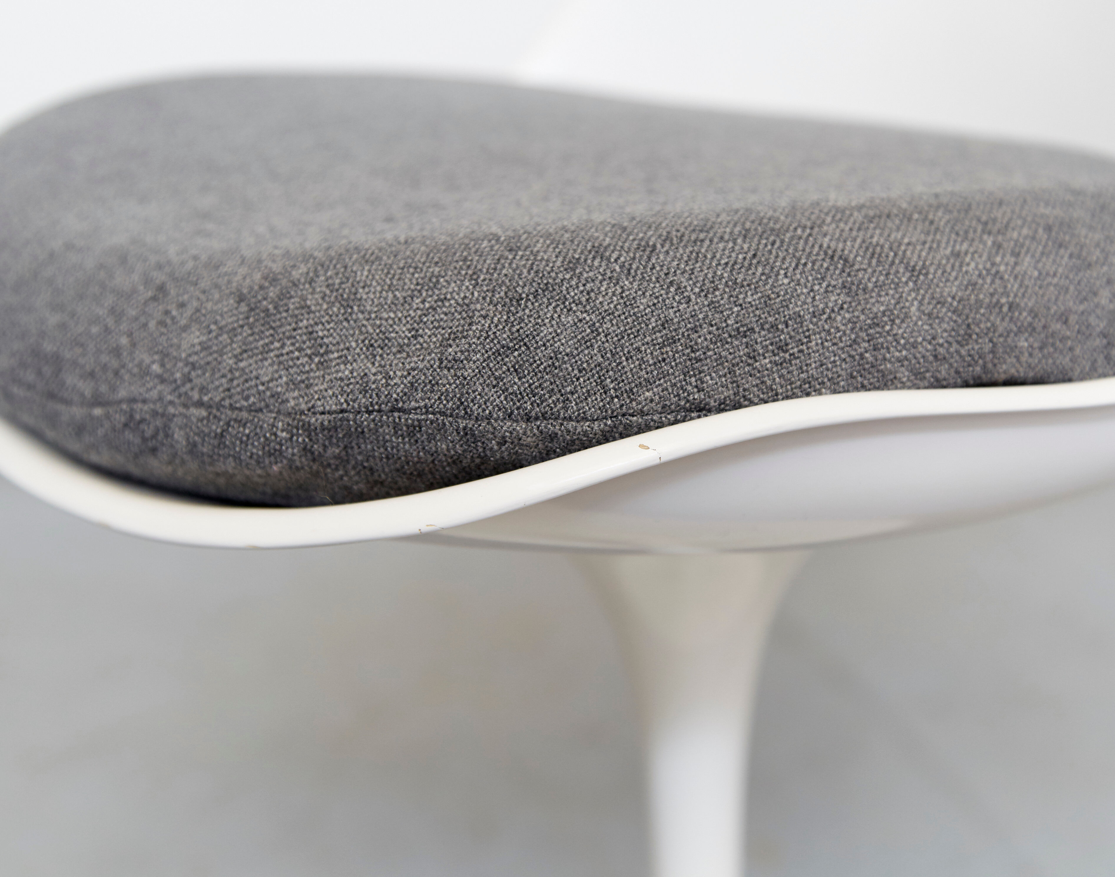 Eero Saarinen swivel Tulip chair for Knoll International