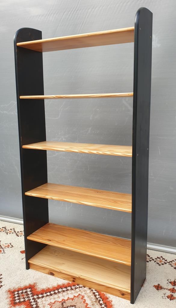 Black two-tone pine shelf