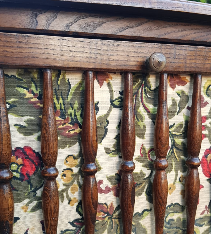 Bar furniture on roulette outdoor tapestry