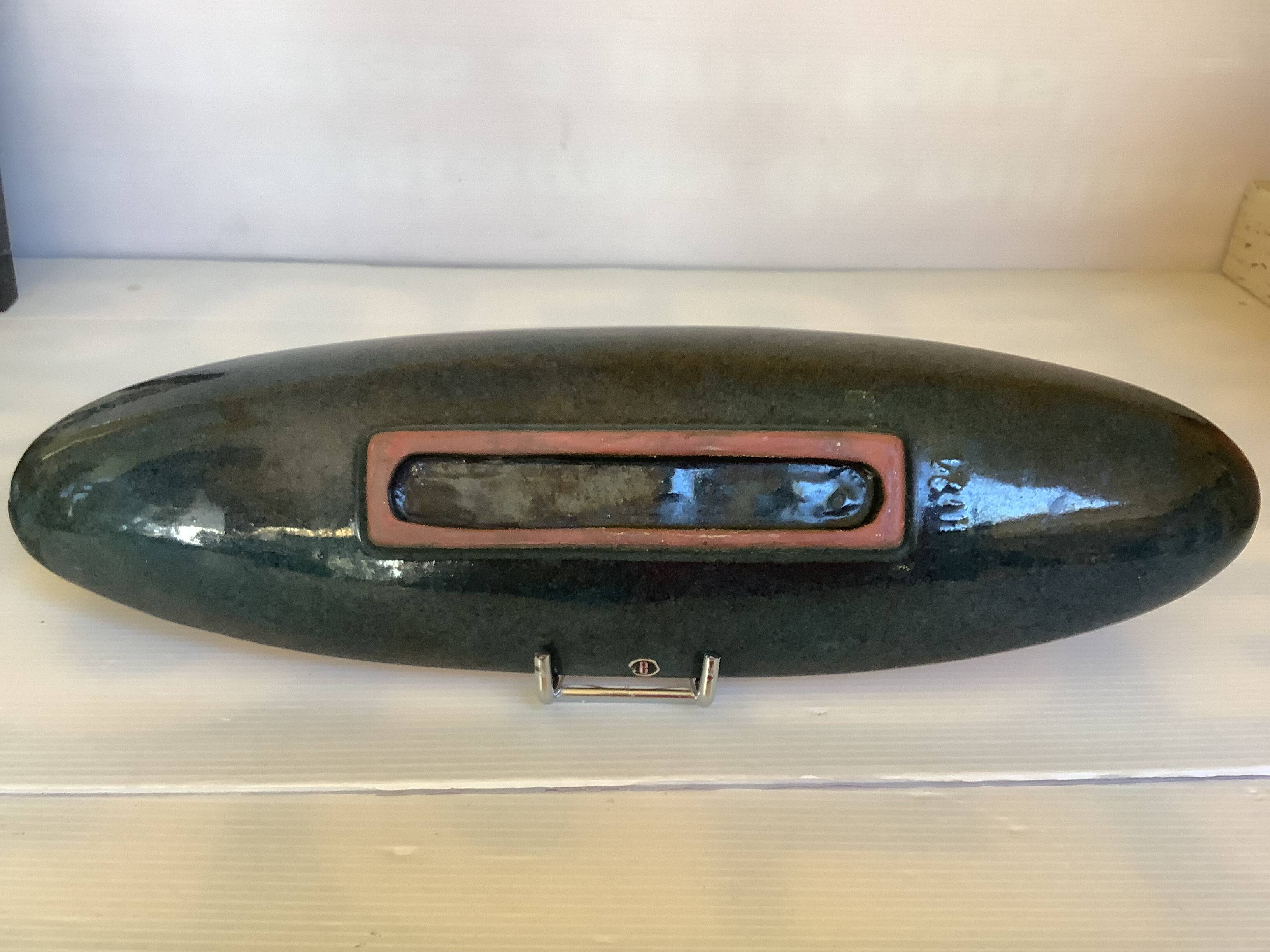 Empty amphora pocket by Rogier Vandeweghe