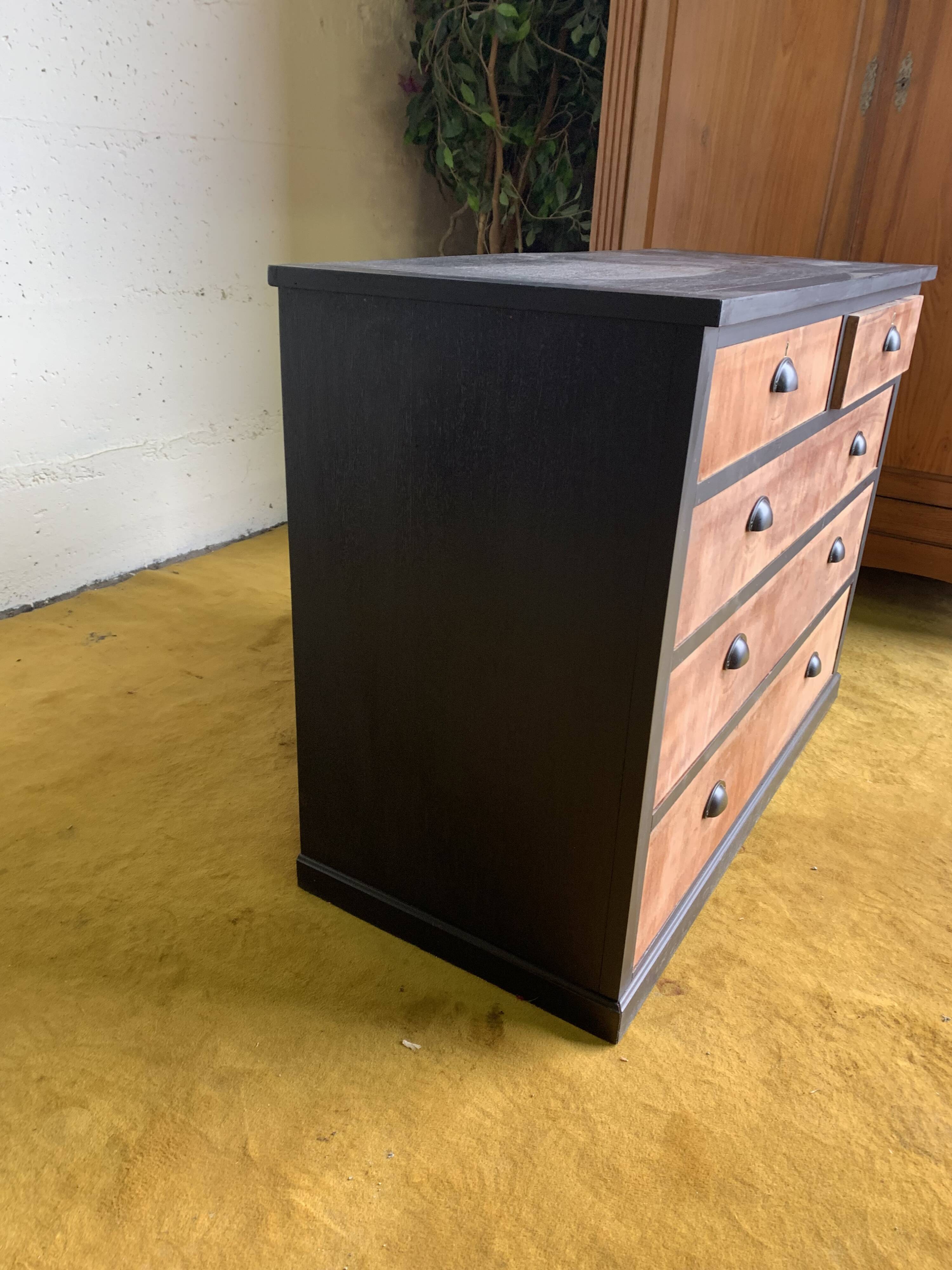 Raw chest of drawers