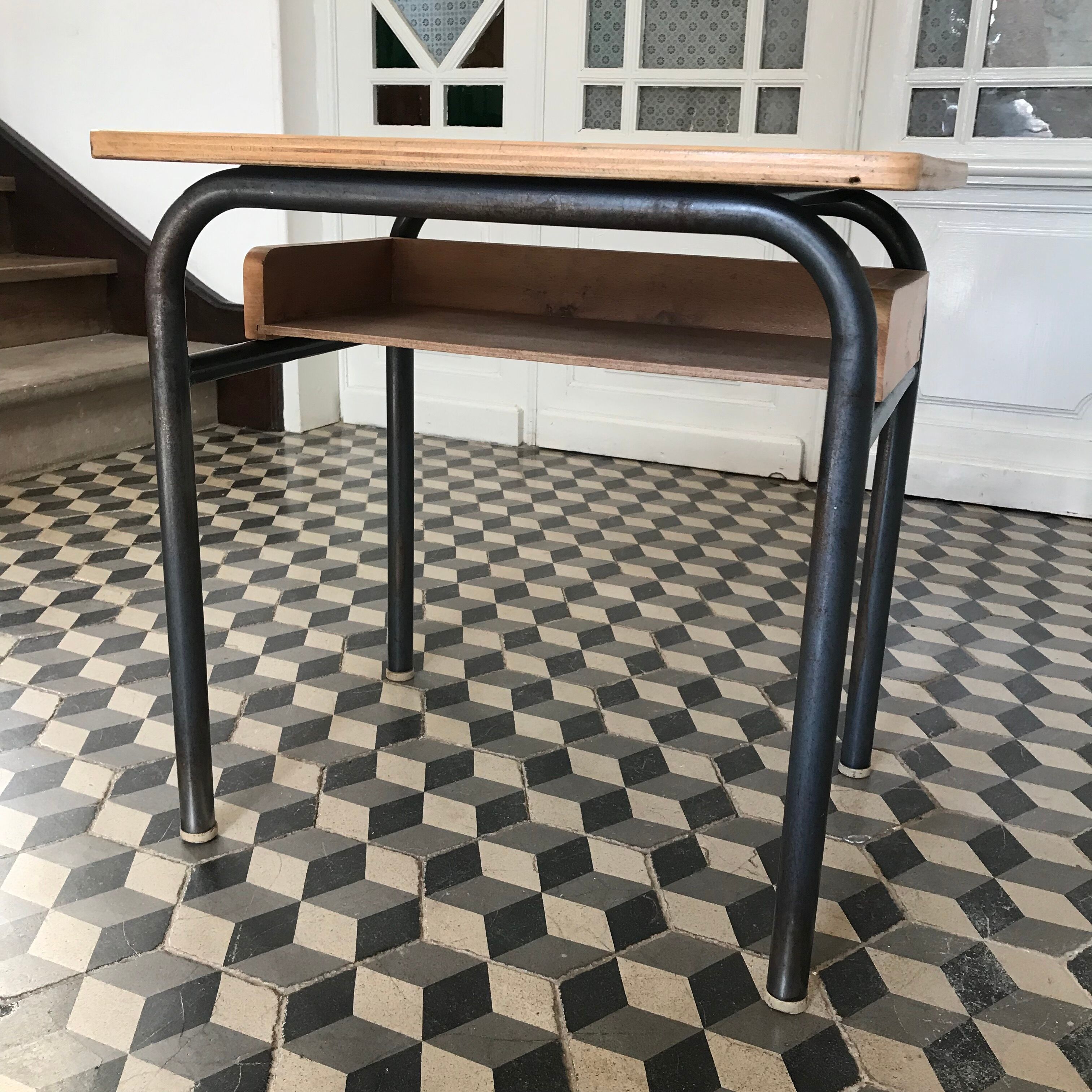 School office 1 place