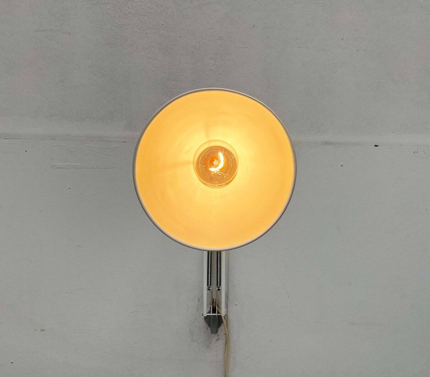 Mid-Century Modern It Task Wall Lamp from Louis Poulsen, 1970s