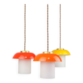 Lampes suspendues en verre et laiton en forme de champignon des années 50, ensemble de 3
