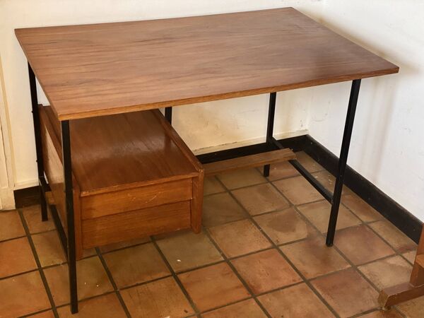 Bureau moderniste circa 50