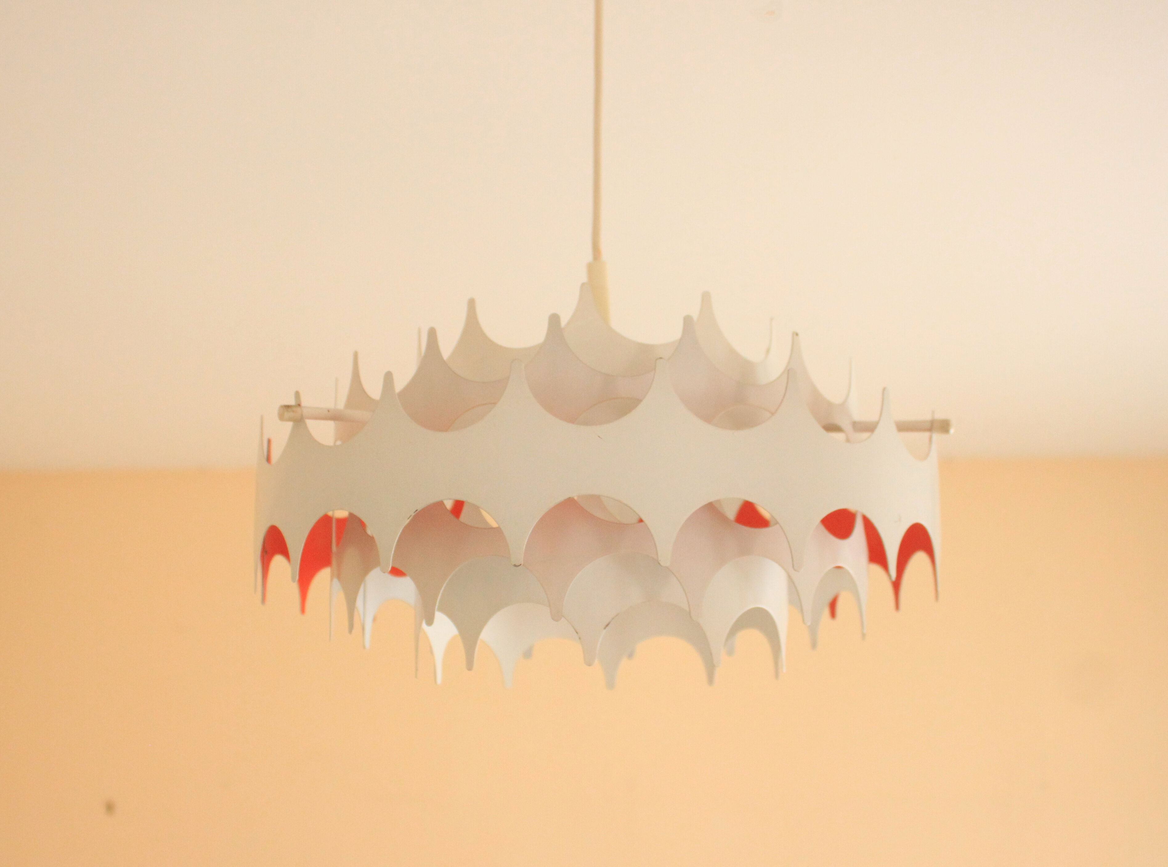 Suspension space age 70s brutalist