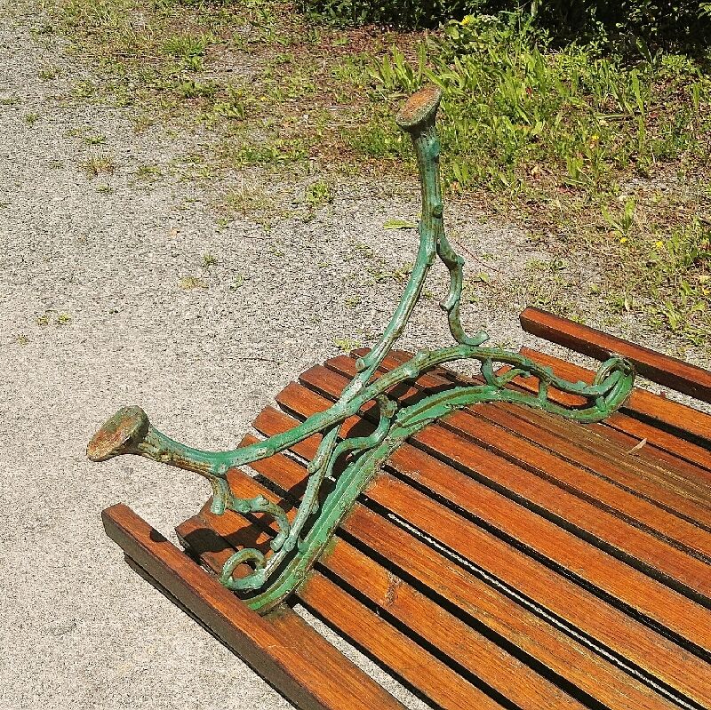 Garden bench park vintage square