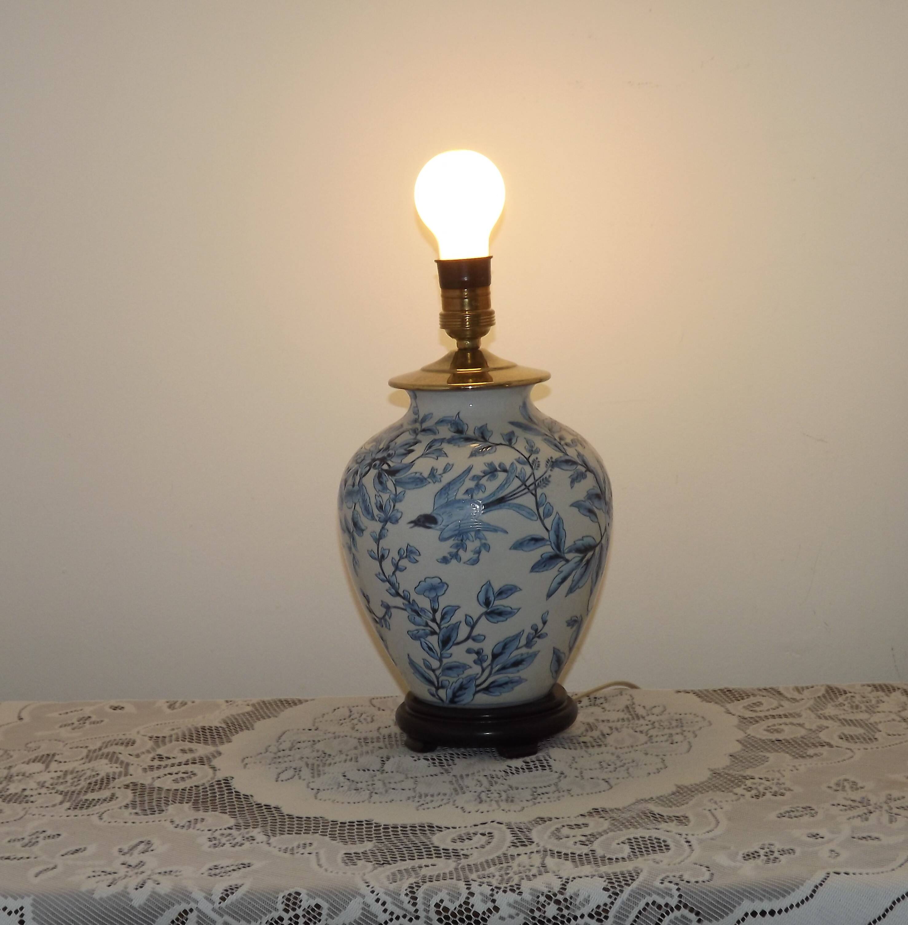 Blue & White Chinoiserie Ginger Jar Table Lamp Raised Bird & Floral Moti
