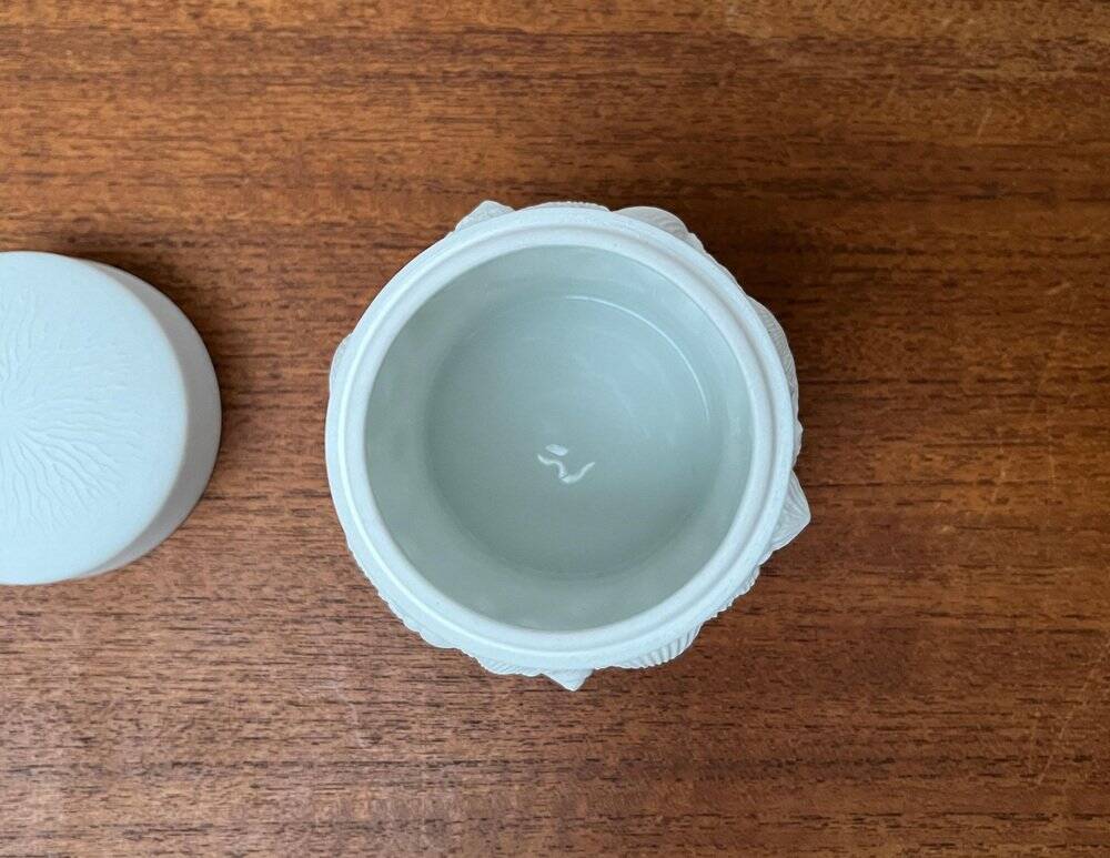 German mid-century white porcelain box with lid and shell motif by Kaiser, 1960s.