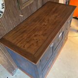 Meuble de métier grands tiroirs. Atelier de menuiserie, quincaillerie