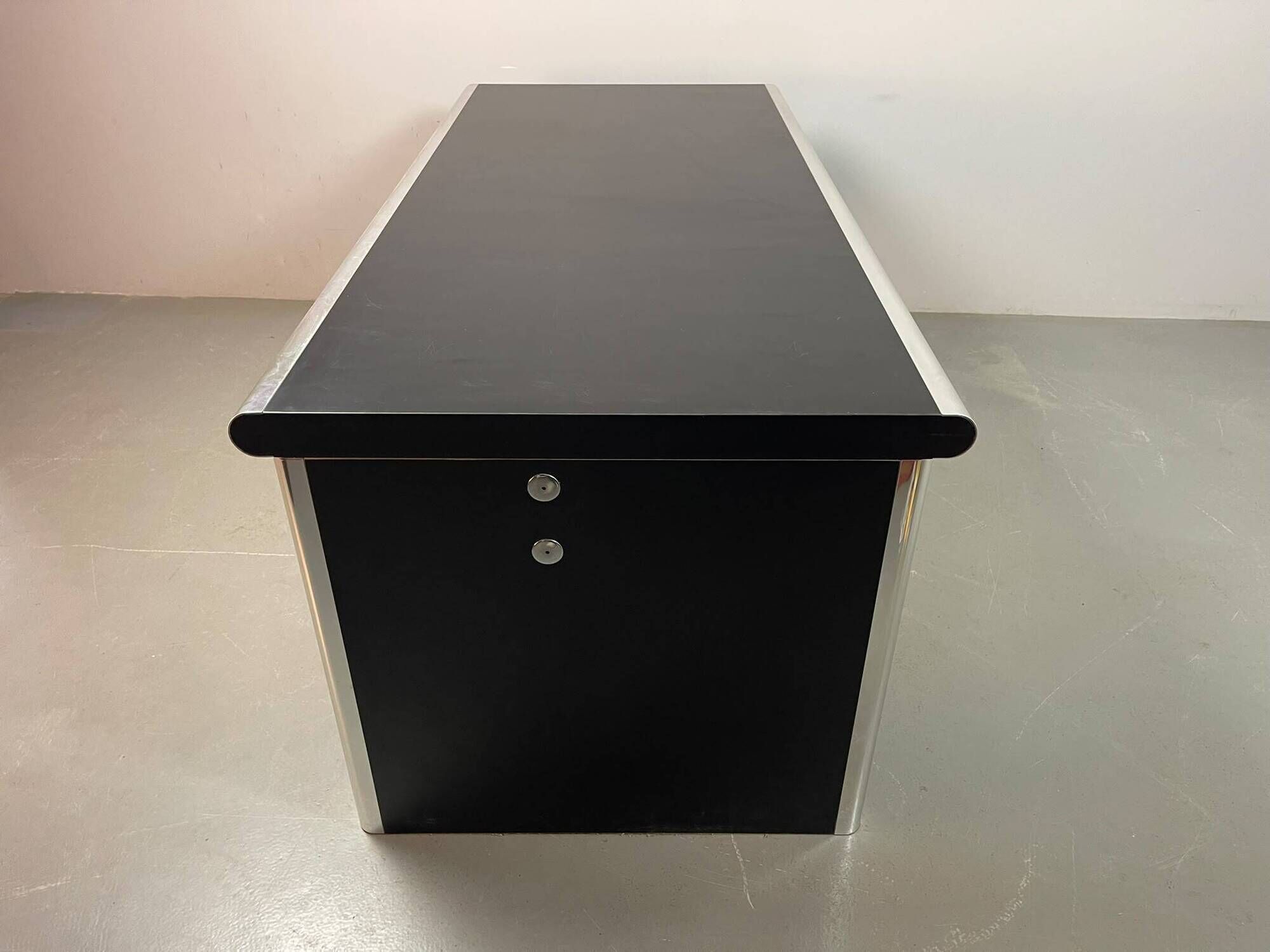 BIG Executive Design Desk by Guido Faleschini for i4 Mariani. Italy, 1970s.