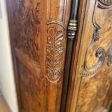 Bressane wardrobe with arched cornice, walnut and fresne magnifying glass.