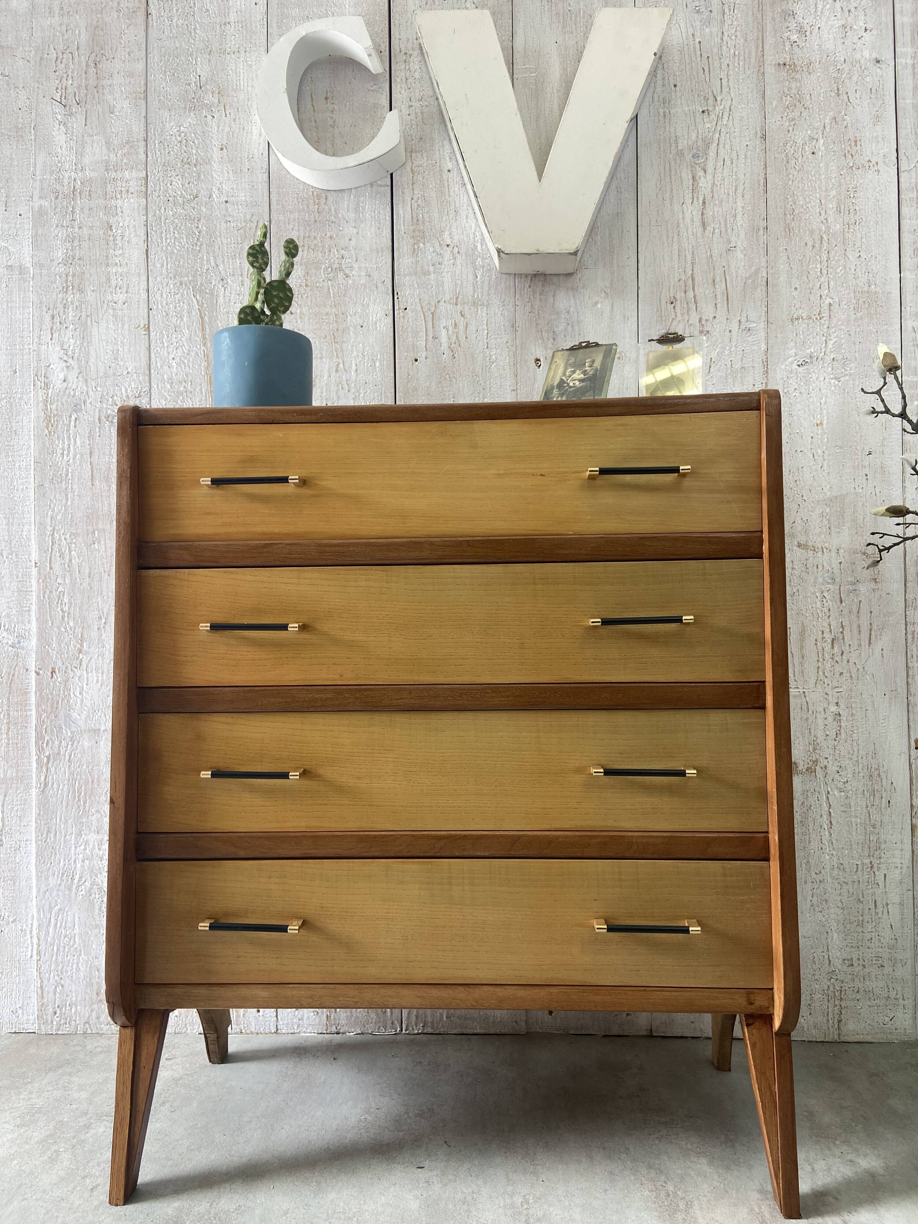 Vintage chest of drawers