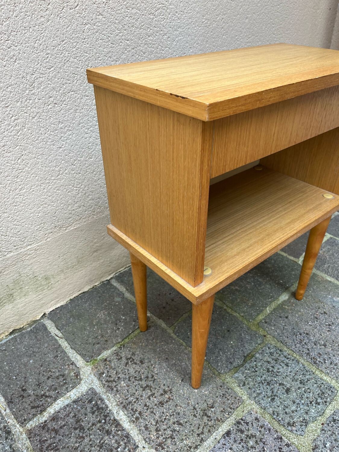 Bedside table