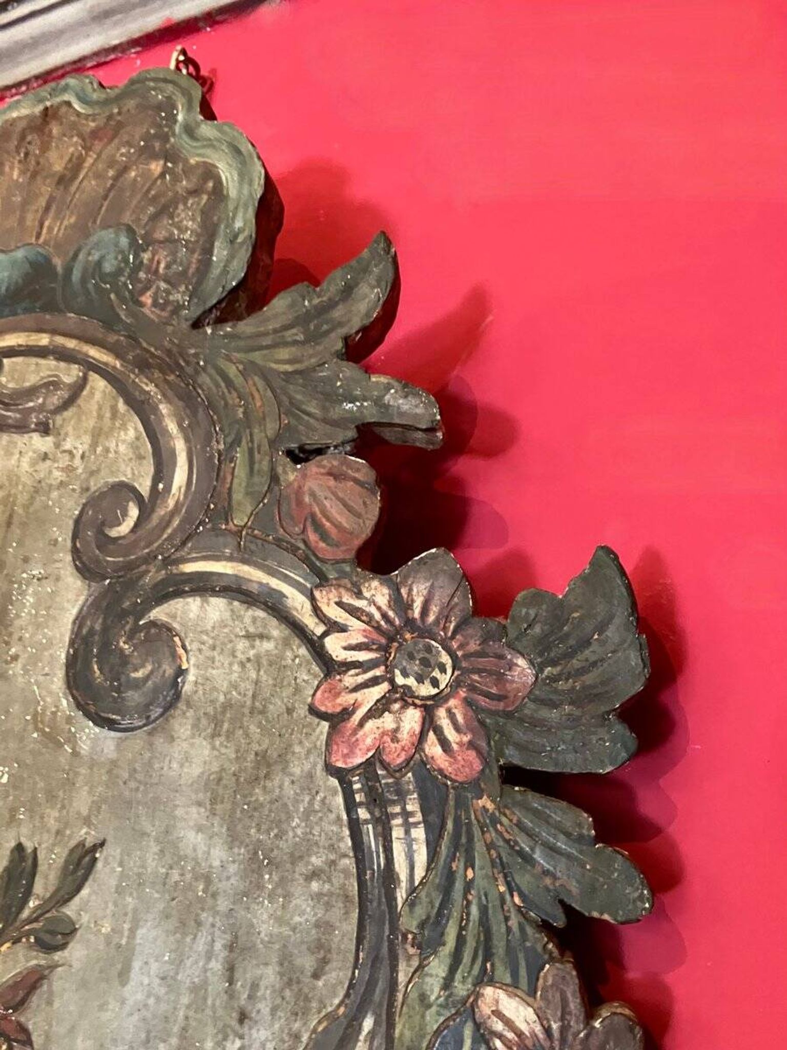 18th Century Rococo Venetian Polychrome and Mecca Lacquered Wooden Wall Sconces with Iron Arms, Set of 2