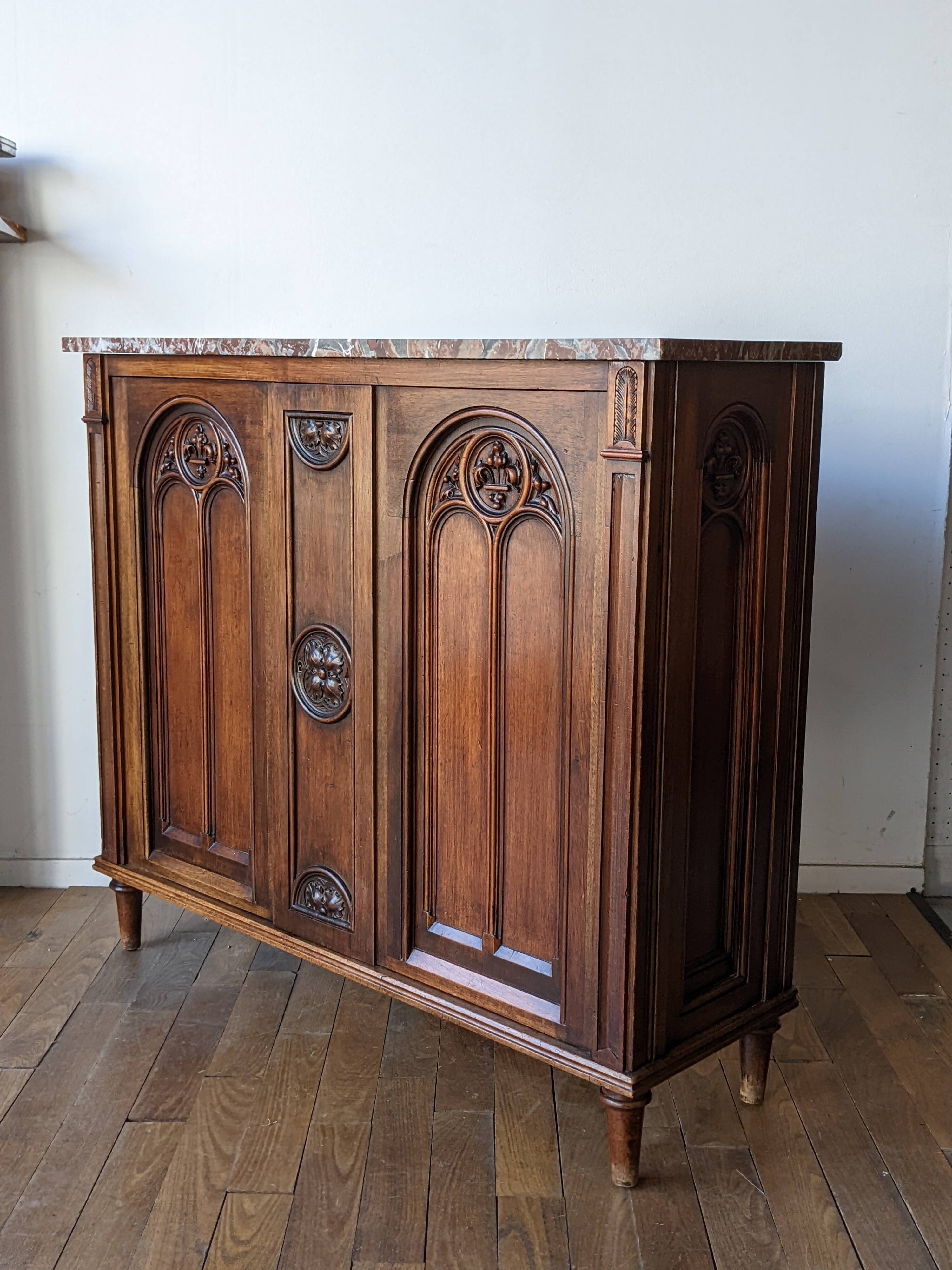 Storage cabinet with mahogany warheads