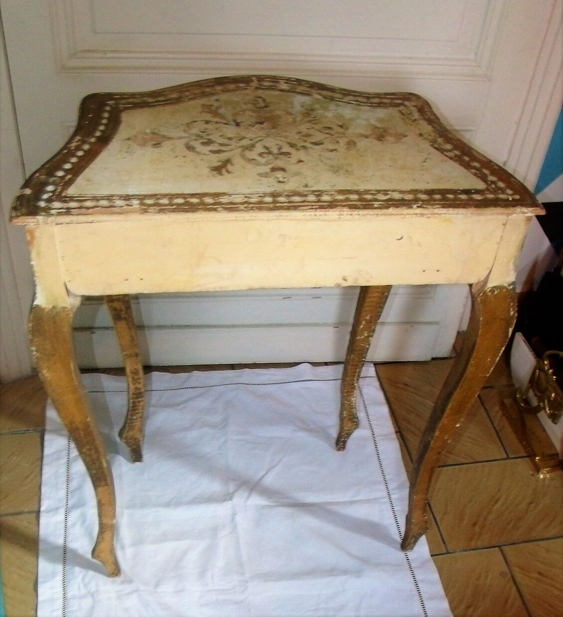 Venetian console