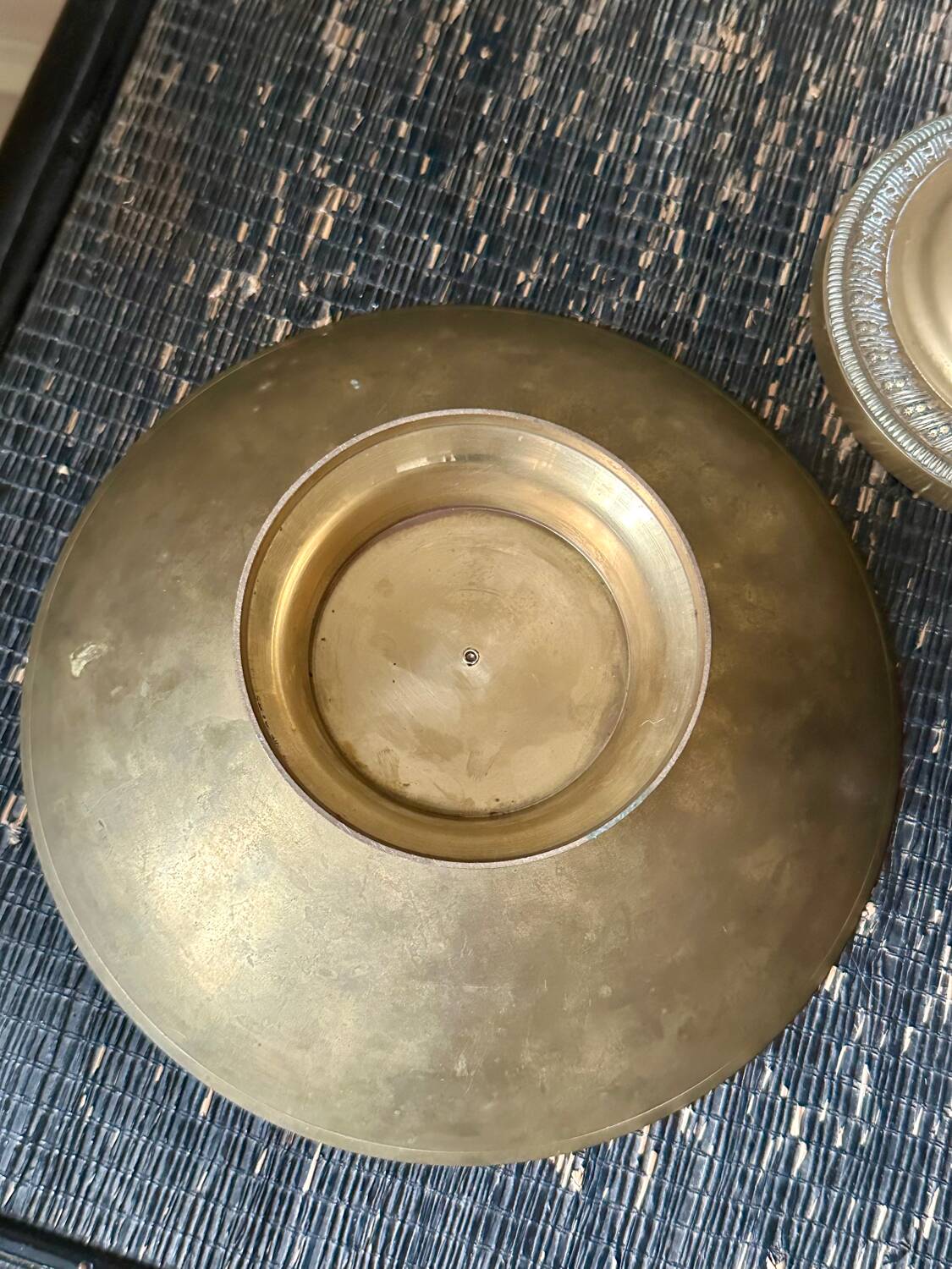 Enameled brass pocket emptier