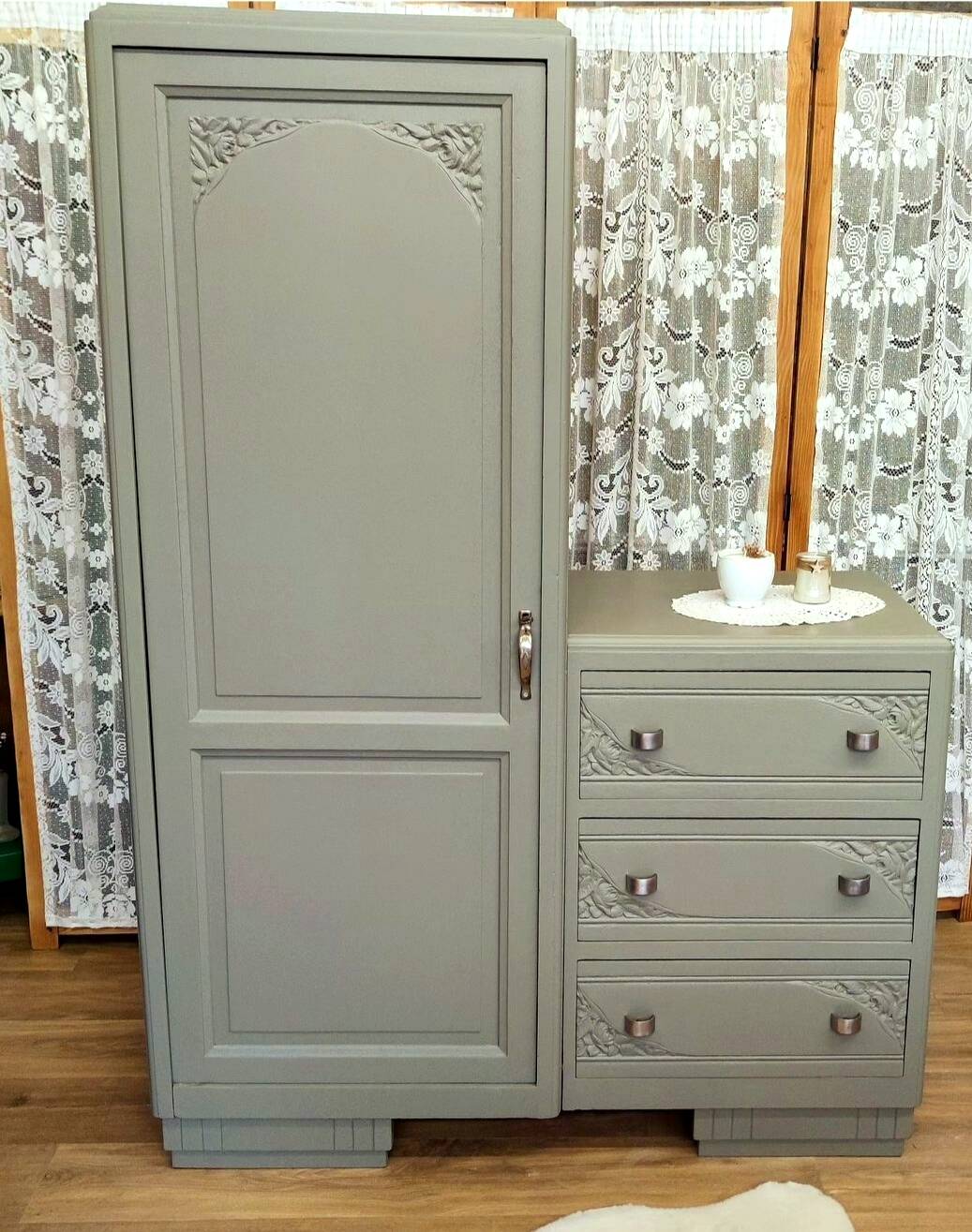 Asymmetrical wardrobe