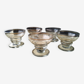 5 vintage low-shaped champagne glasses with gold lines