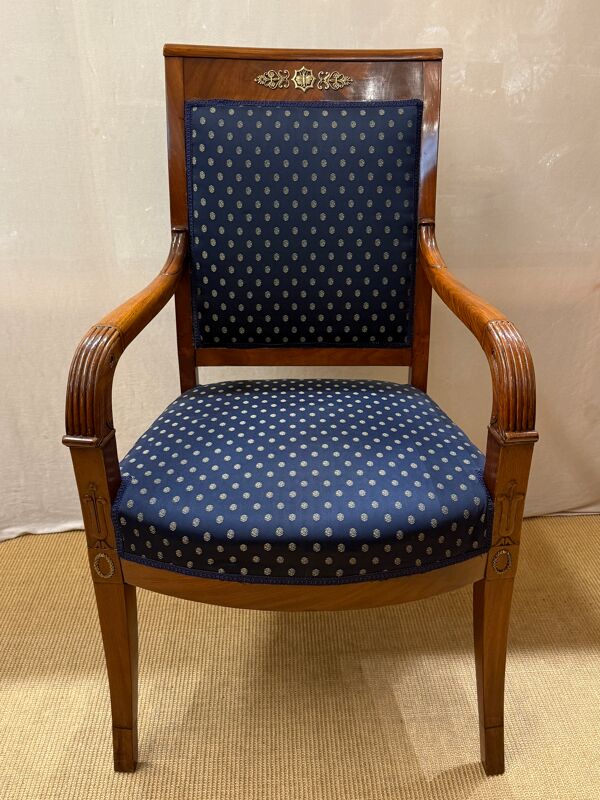 Fauteuil Biedermeier en acajou avec appliques en laiton, vers 1800