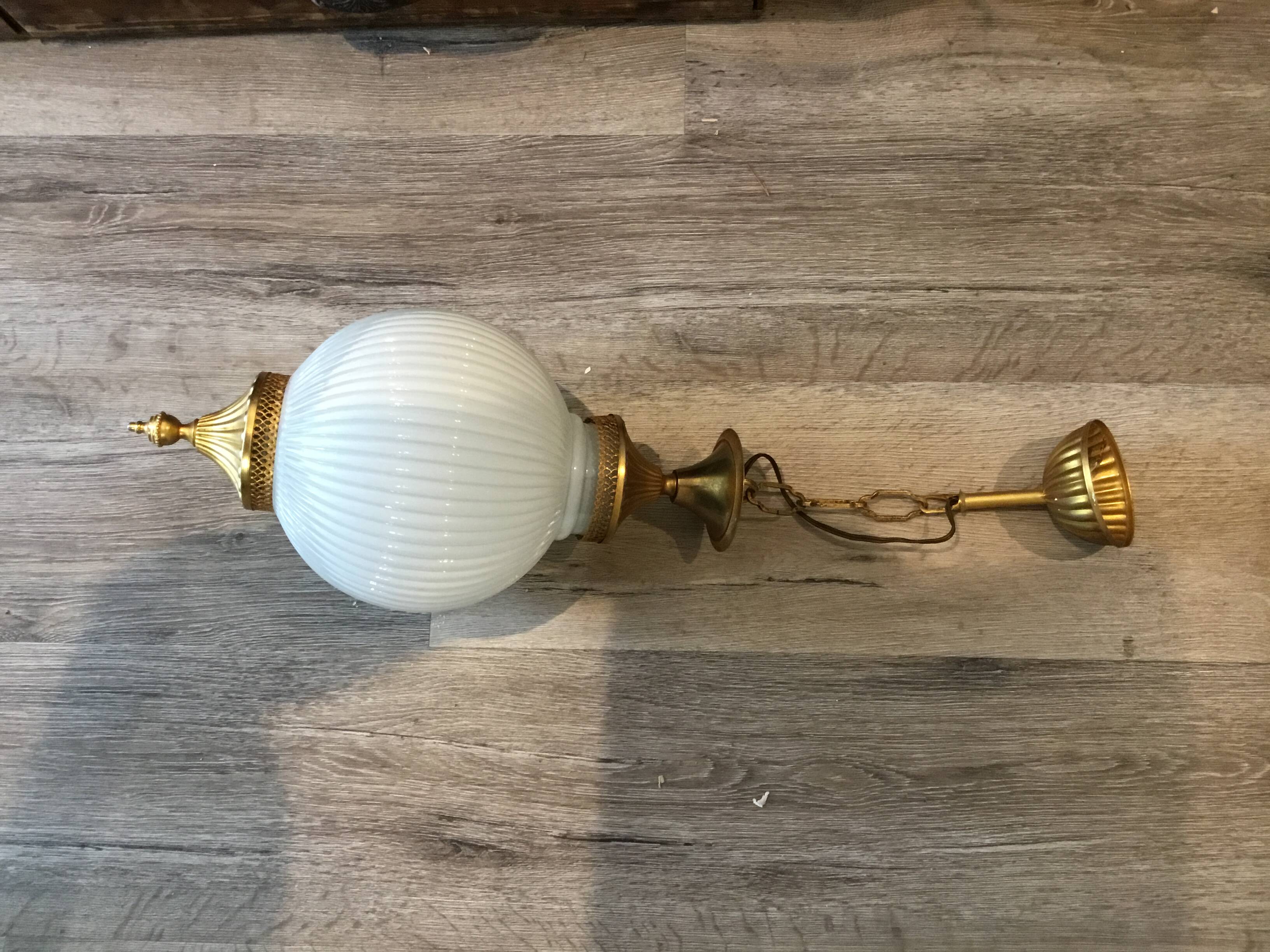 Suspension globe opal glass and brass