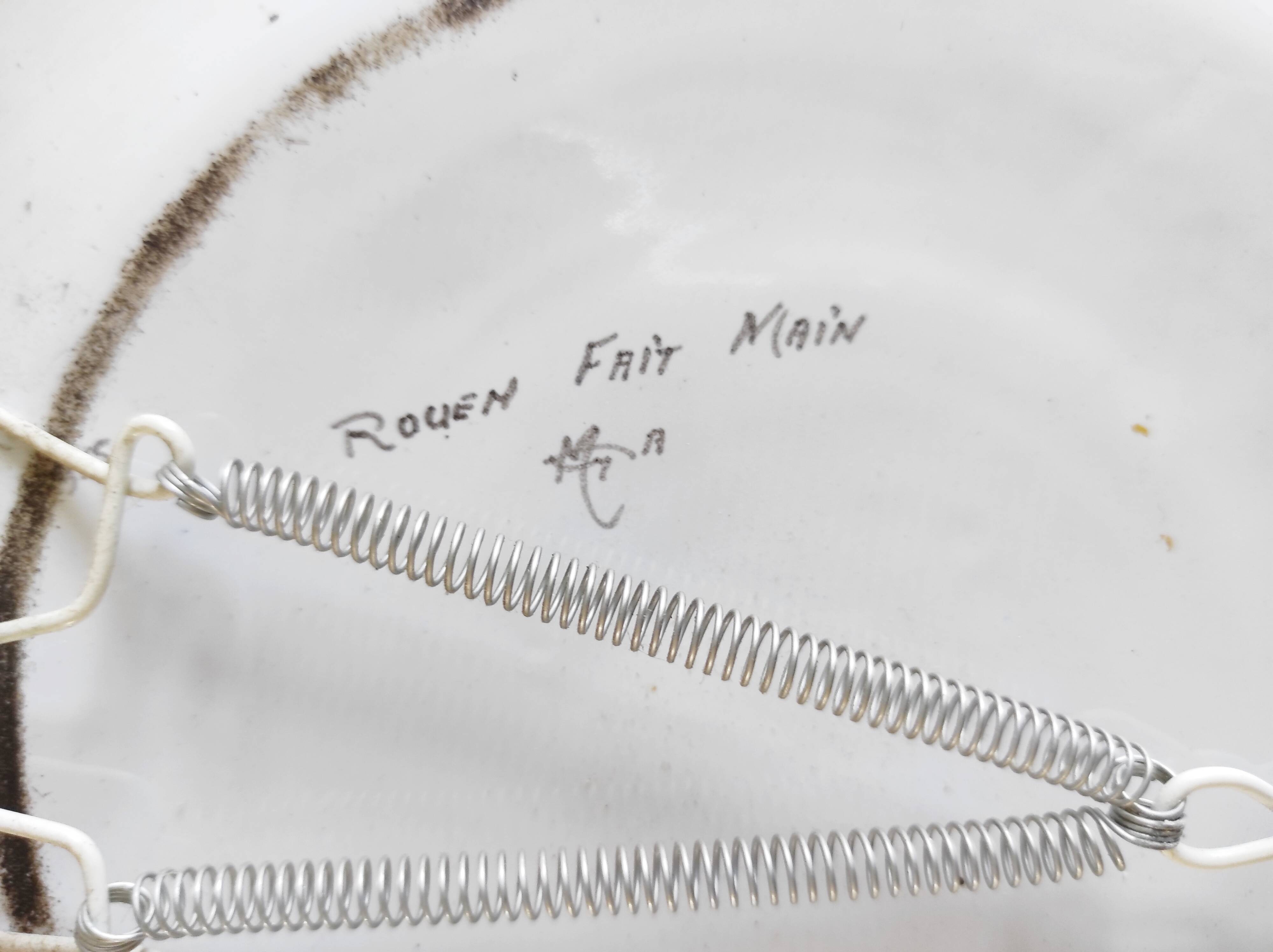 Rouen decorative plate with flower basket