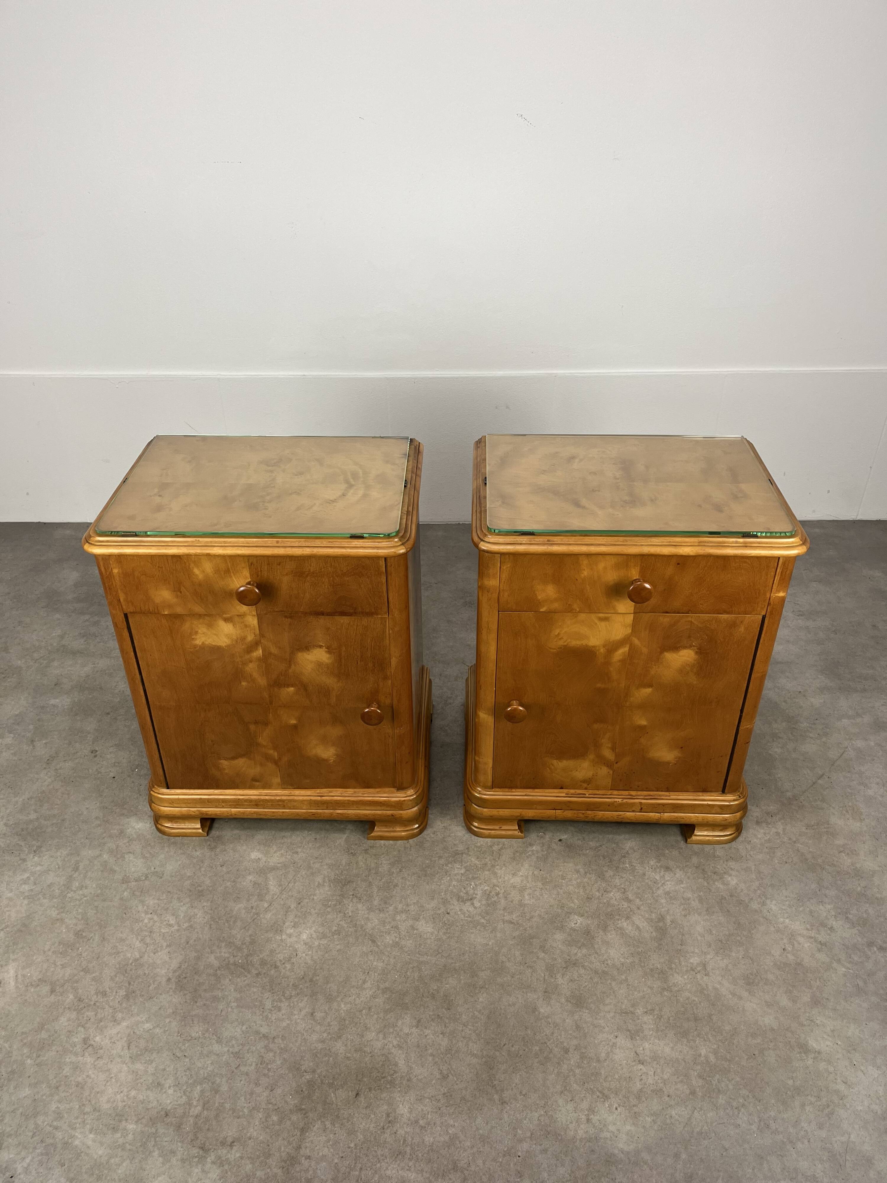 Pair of art deco burl bedside tables, 1930