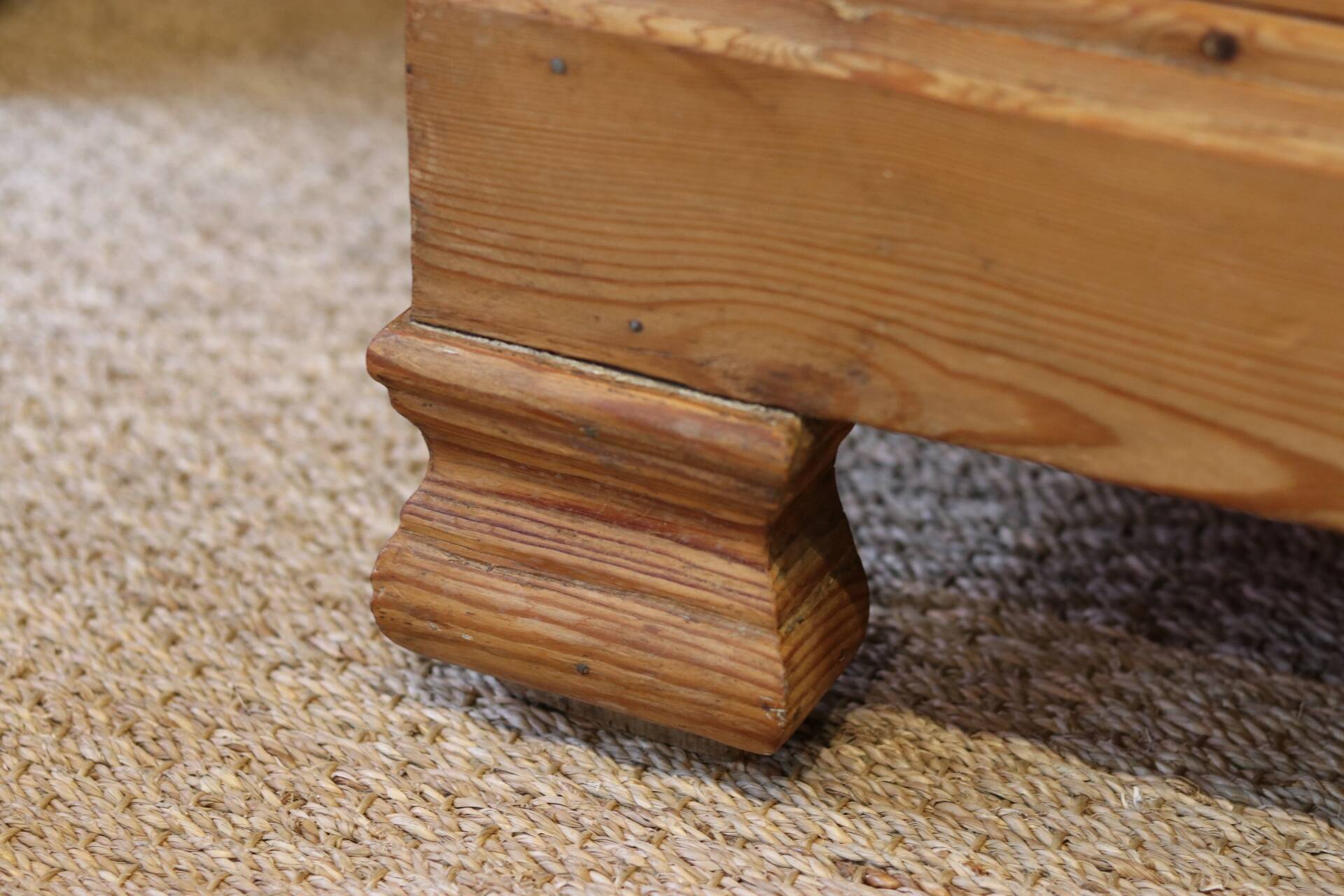 Antique chest of drawers in pitch pine, circa 1900