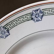 4 assiettes plates St Amand terre de fer
