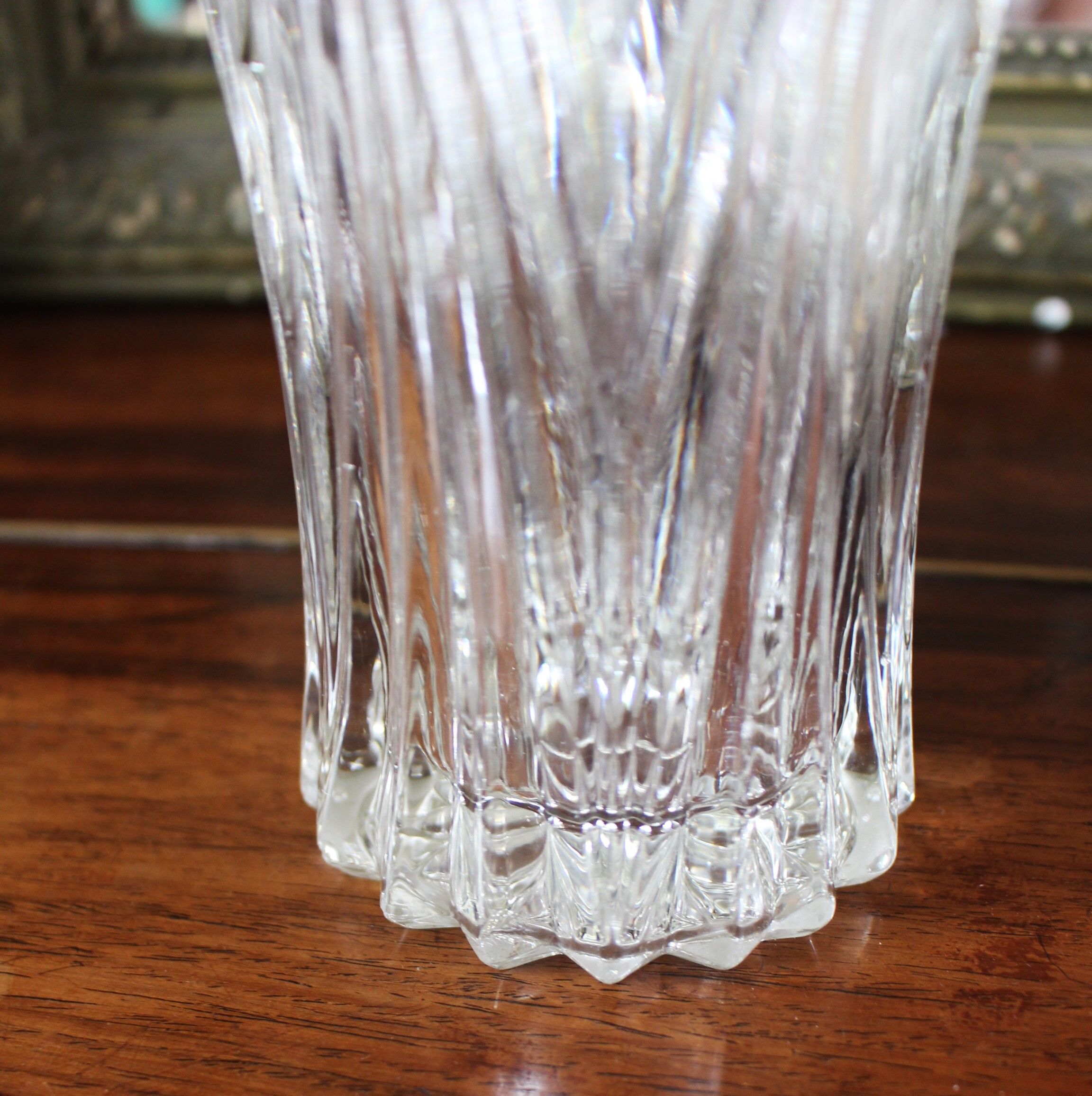 Transparent chiseled glass vase