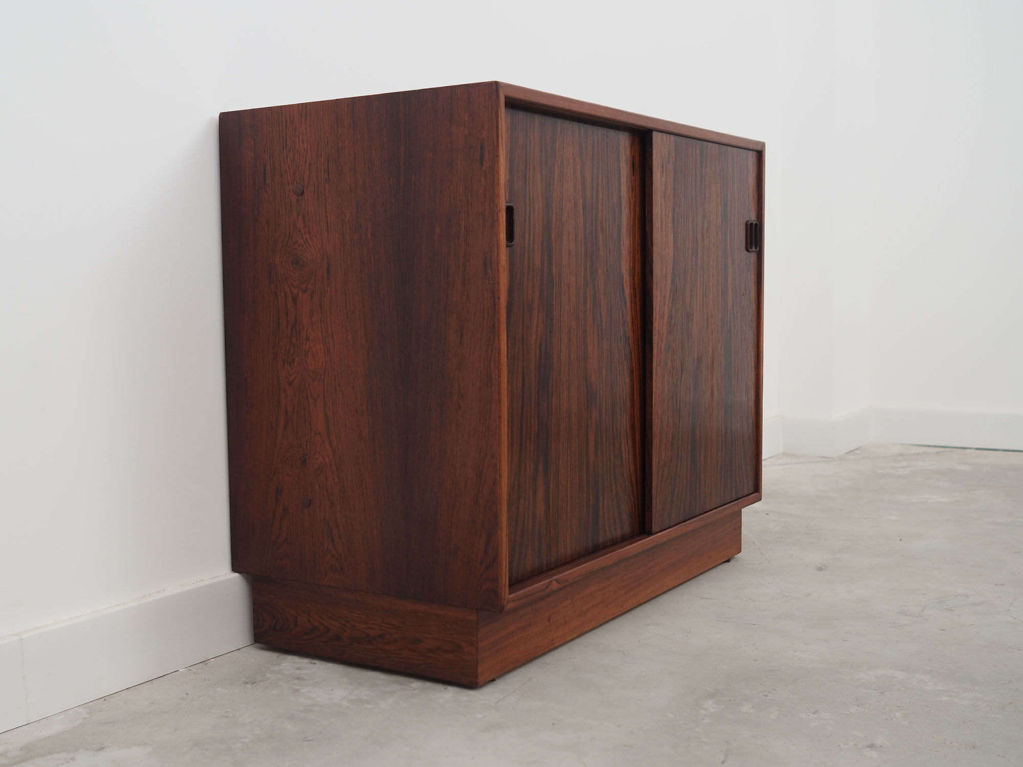 Rosewood commode, Danish design, 1960s, manufactured by Hjørnebo