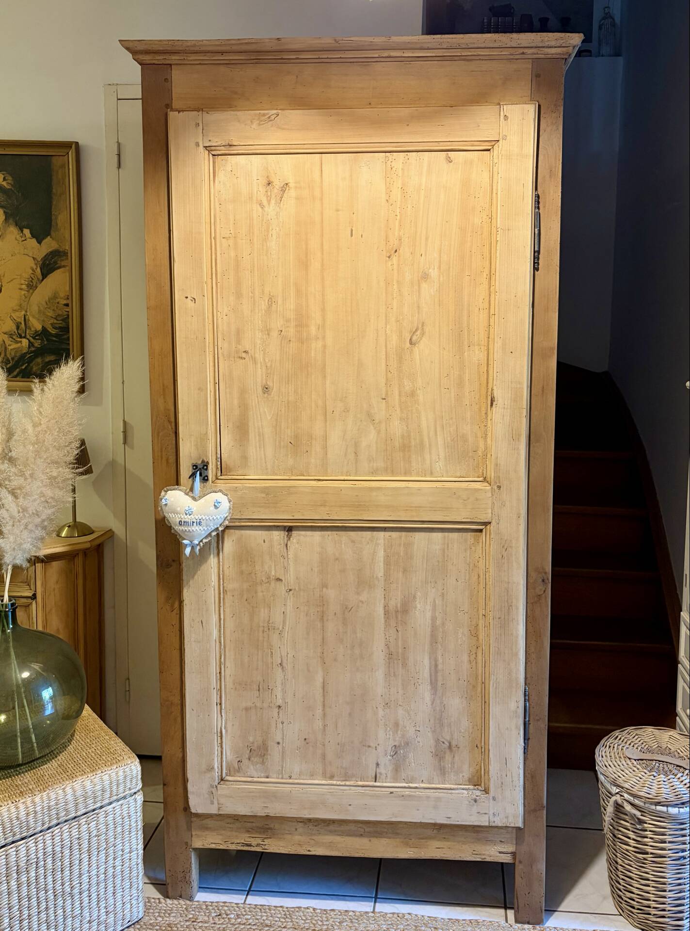 Raw wood bonnetière