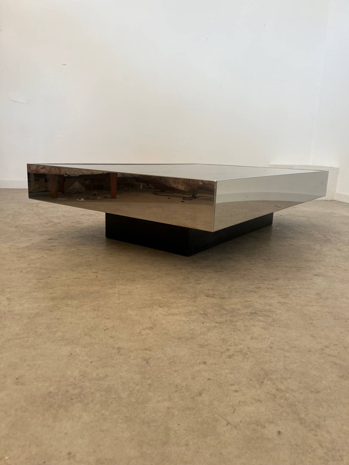 Old glass and chrome coffee table Italian design from the 70s vintage