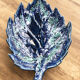 Plat feuille céramique bleue Vallauris