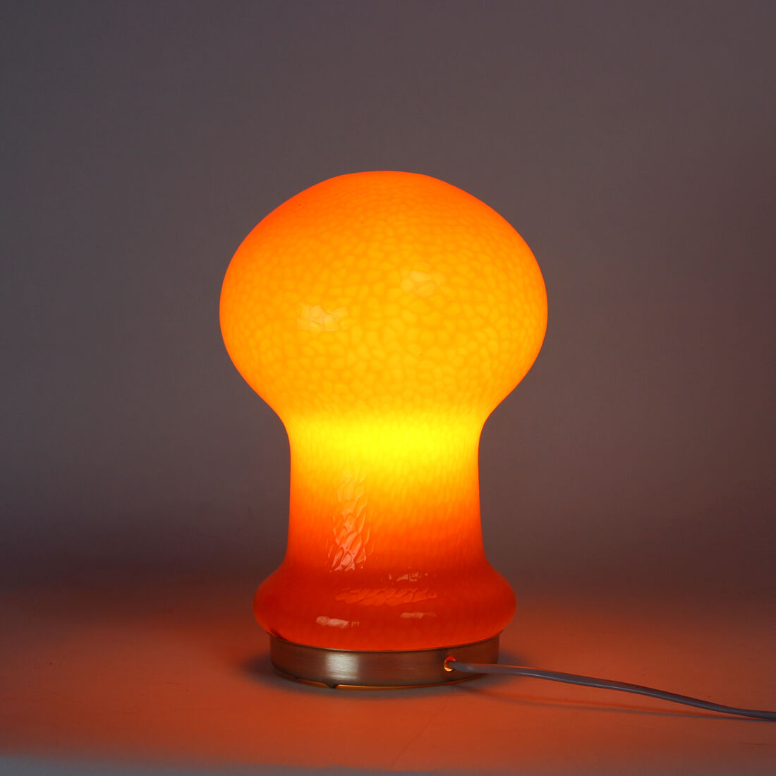 Lampe de table mid century en verre opalin orange par Stefan Tabery, Opp Jihlava, 1960s