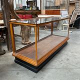 Presentation showcase counter early XXth