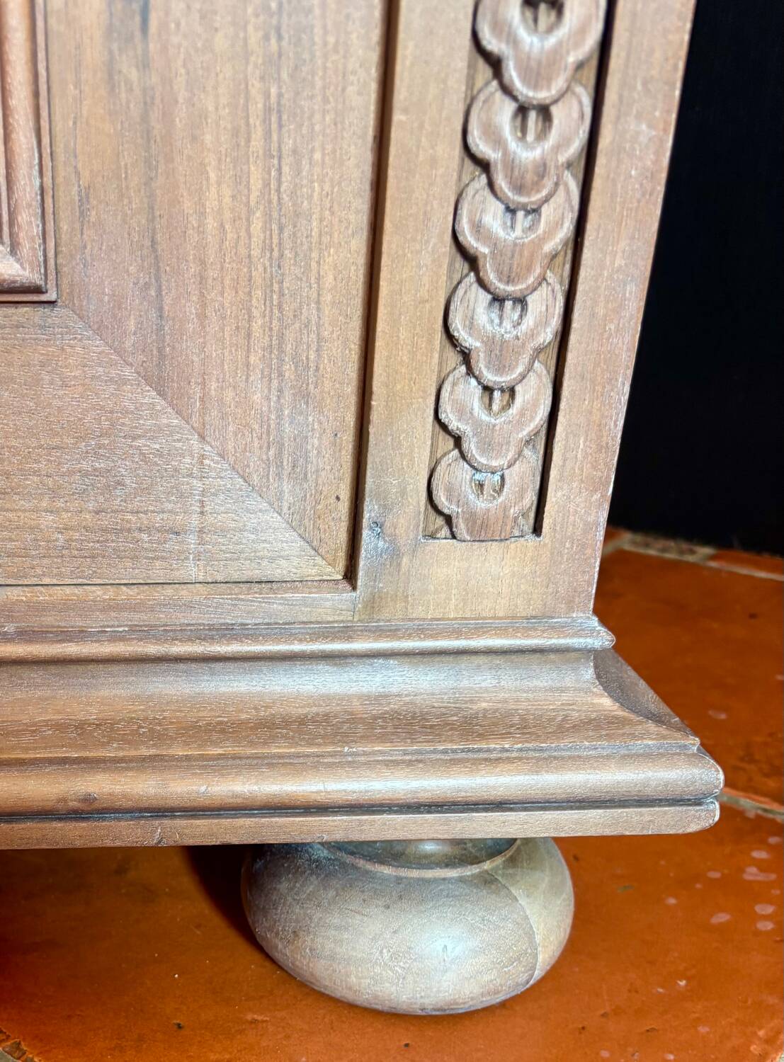 Buffet ancien suisse en chêne