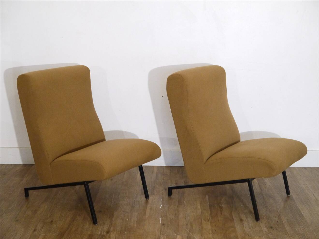 Paire de fauteuils Pierre guariche 1960
