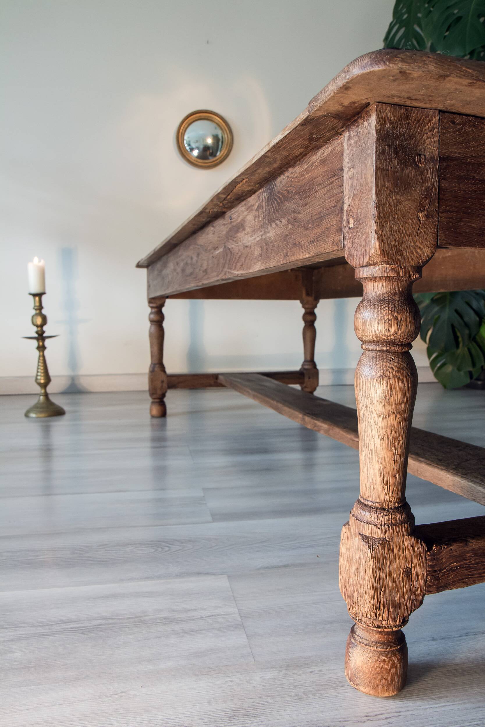 Large oak coffee table from the early 20th century