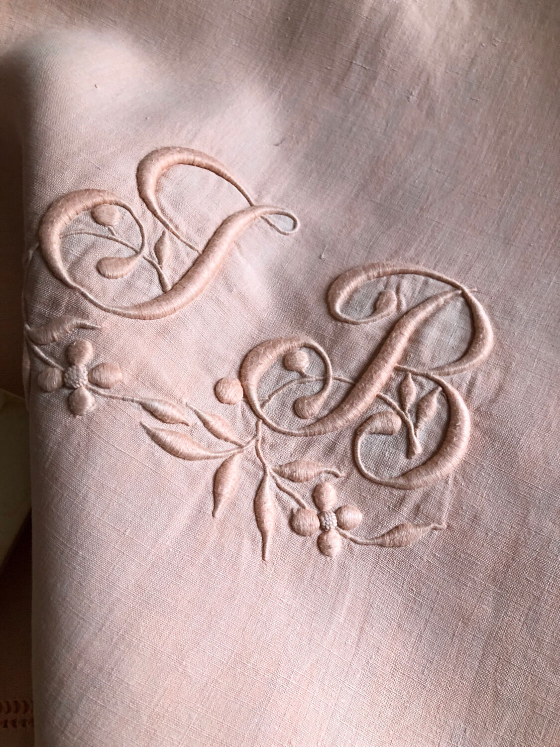 Antique sheet in pure washed linen tinted in morning pink