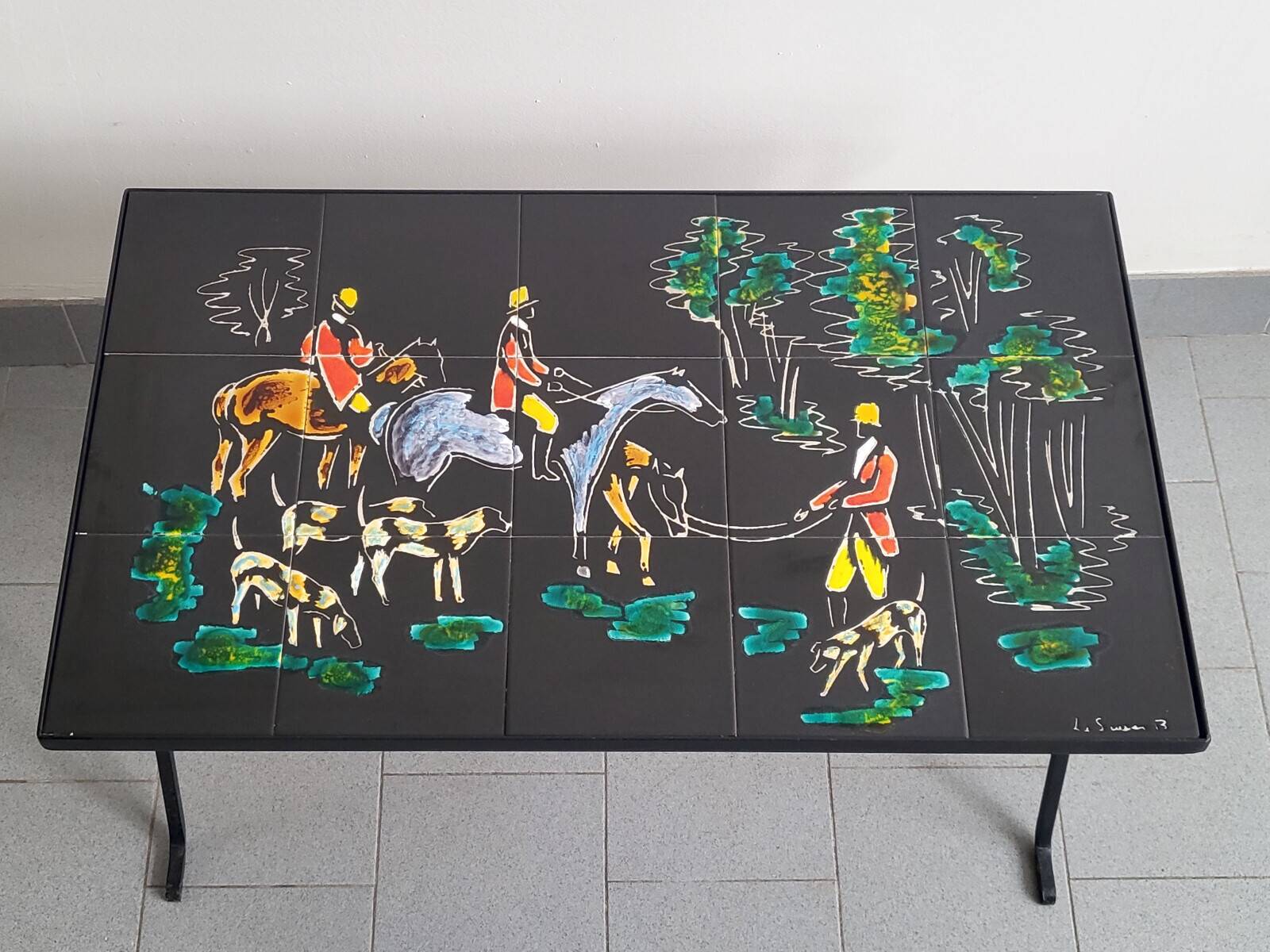 Vintage 1950 coffee table side table ceramic & metal hunting