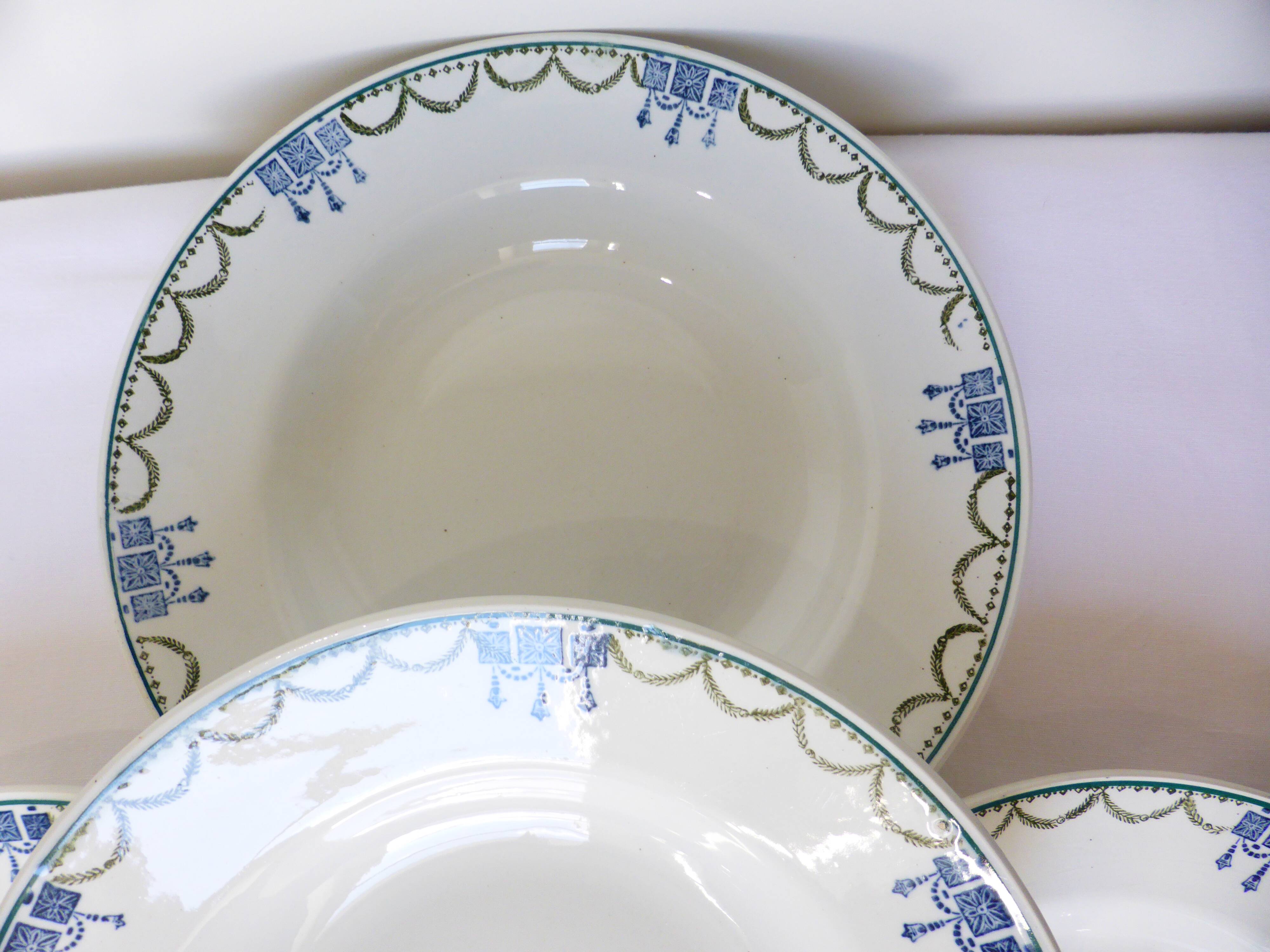 4 assiettes creuses vintage de St Amand 220643