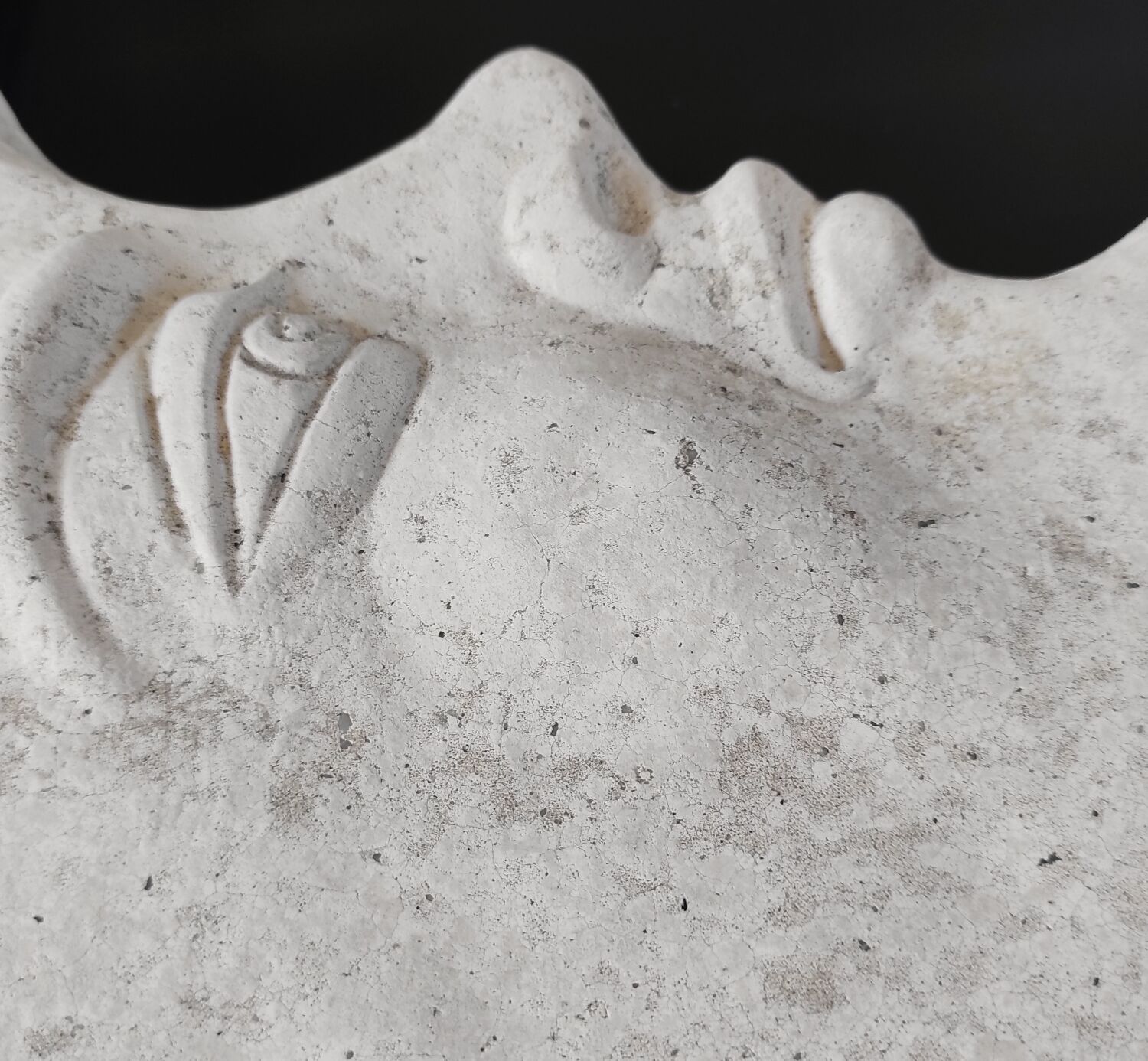 Vintage Moon wall decoration in concrete / reconstituted stone