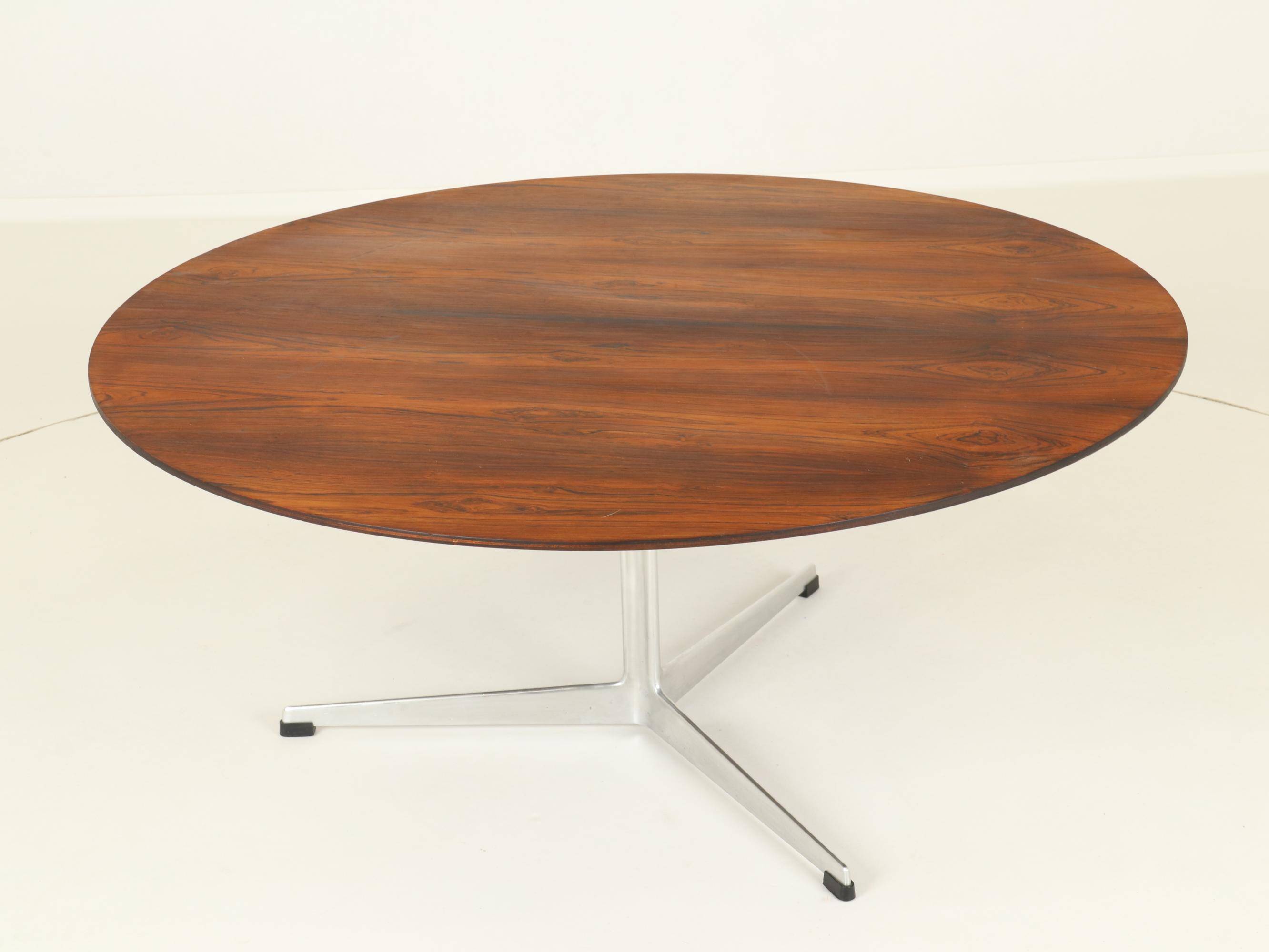 Table basse modèle 3513 par Arne Jacobsen pour Fritz Hansen, Danemark, années 1960
