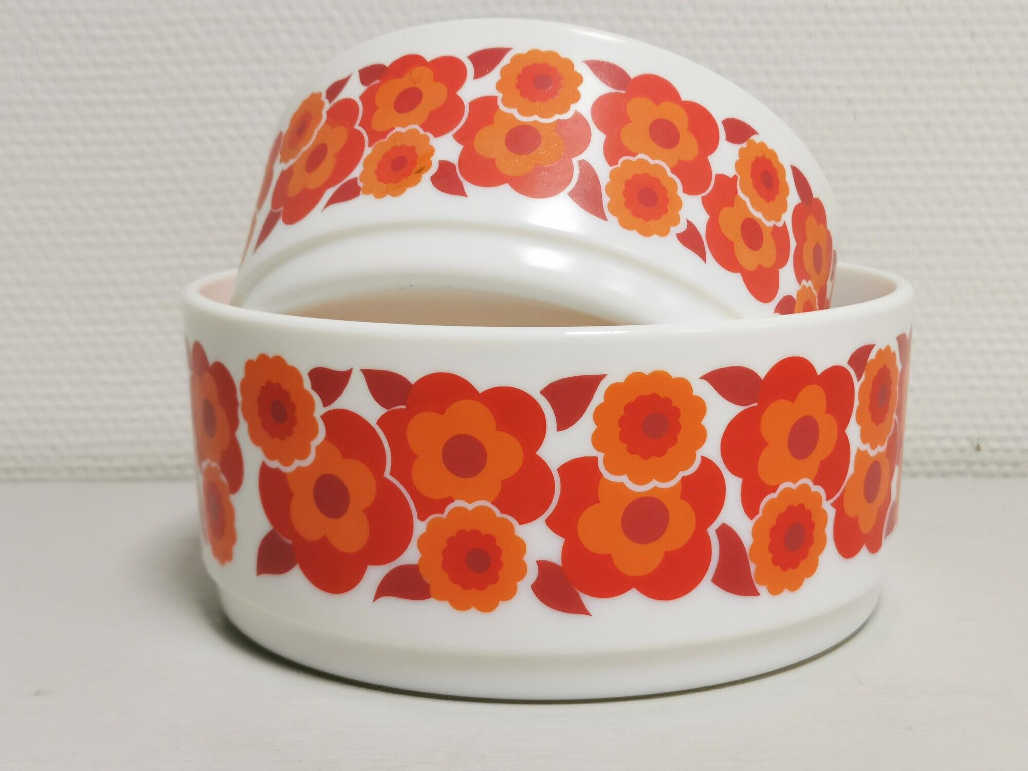 lot of Salad Bowls Vinatage in Arcopal , Orange Flowers 70's