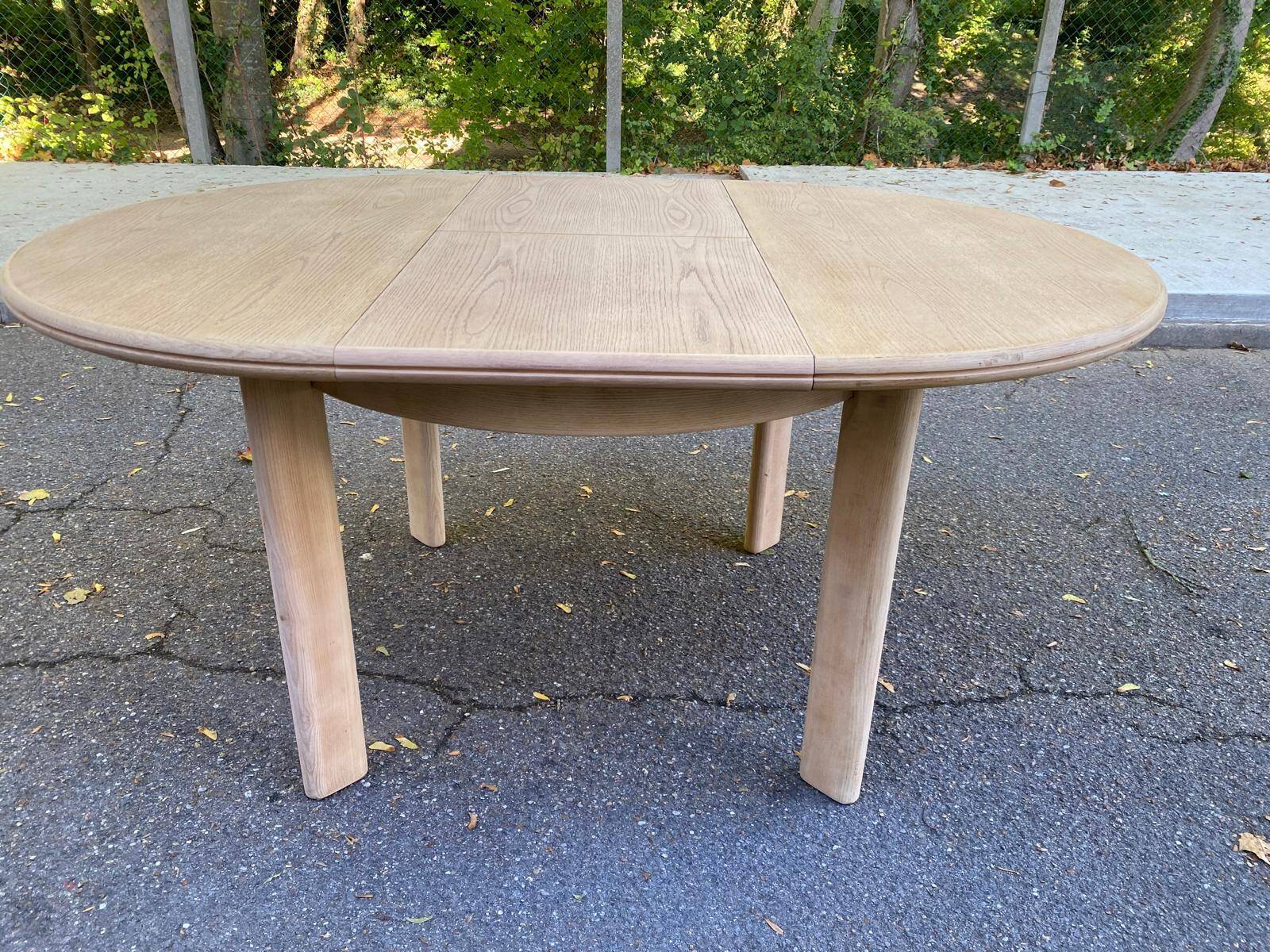 Scandinavian round extendable dining table stripped in oak 1980